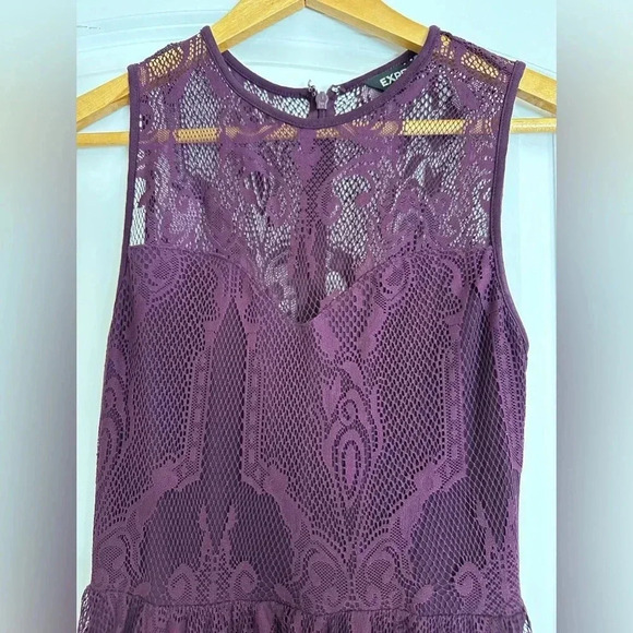 Express Maroon Lace Mini Dress - Picture 6 of 8